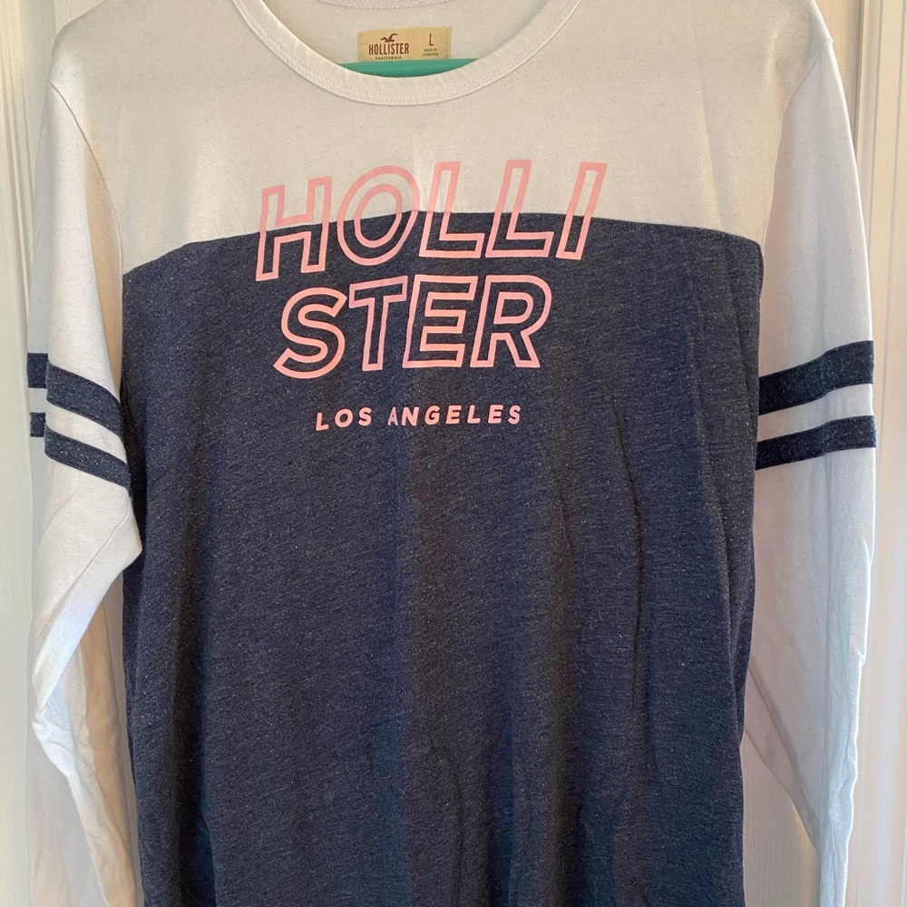 Hollister Long Sleeve Top. White/Blue, Size Large